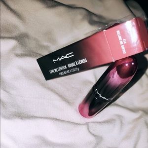 Mac love me lipstick 414
